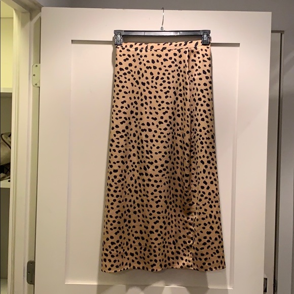 Forever 21 cheetah print skirt - Picture 1 of 3
